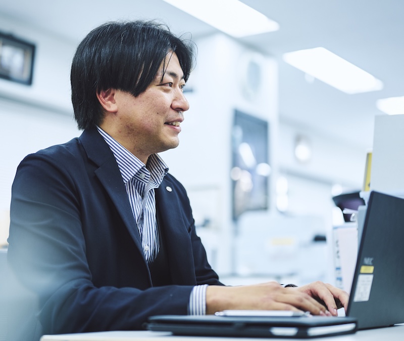 先輩社員(営業部マネージャー)の写真1